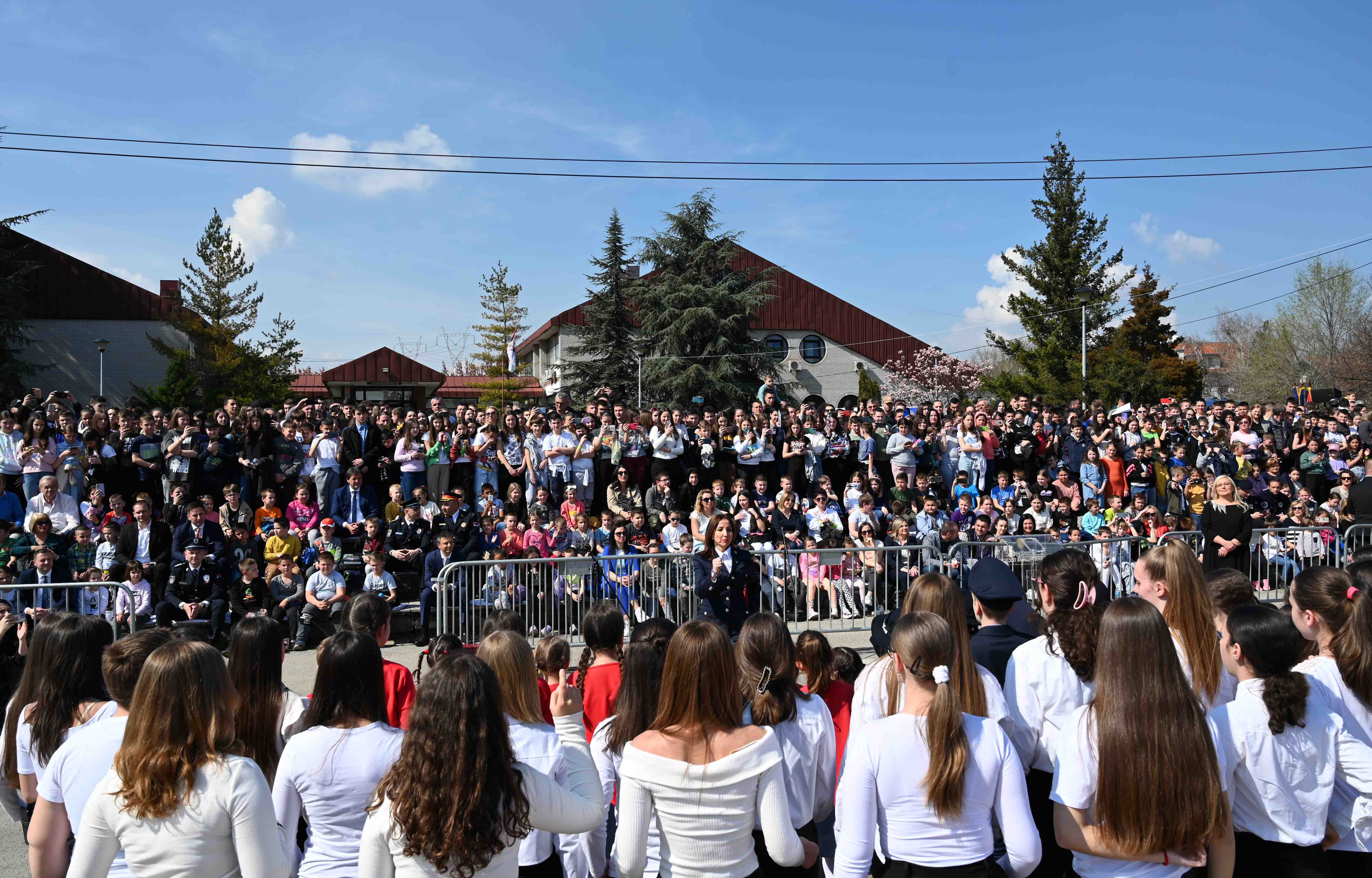 Promocija policijske profesije i Srednje škole unutrašnjih poslova „Jakov Nenadović“ u Osnovnoj školi  „Nikola Tesla“ u Vinči