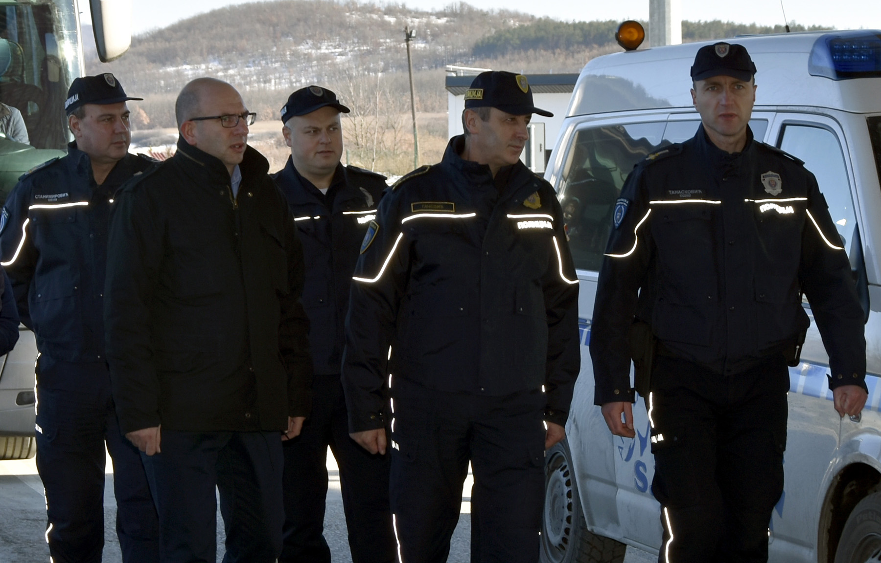 Načelnik Gačević posetio policijske službenike u Kopnenoj zoni bezbednosti i čestitao im božićne praznike