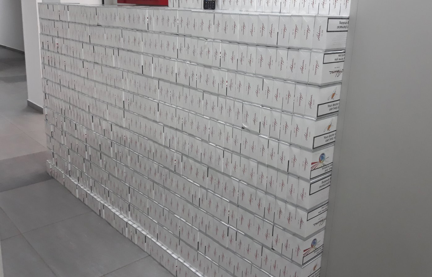 Заплењено 12.500 паклица цигарета