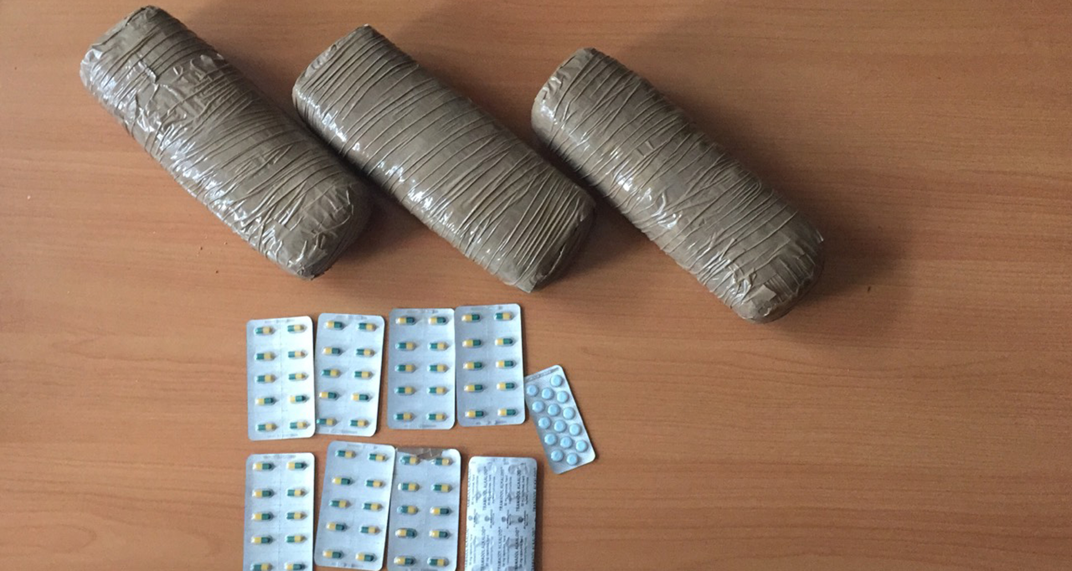 Kod osumnjičenog pronađeno više od kilograma marihuane, 80 tableta tramadola i 15 tableta apaurina