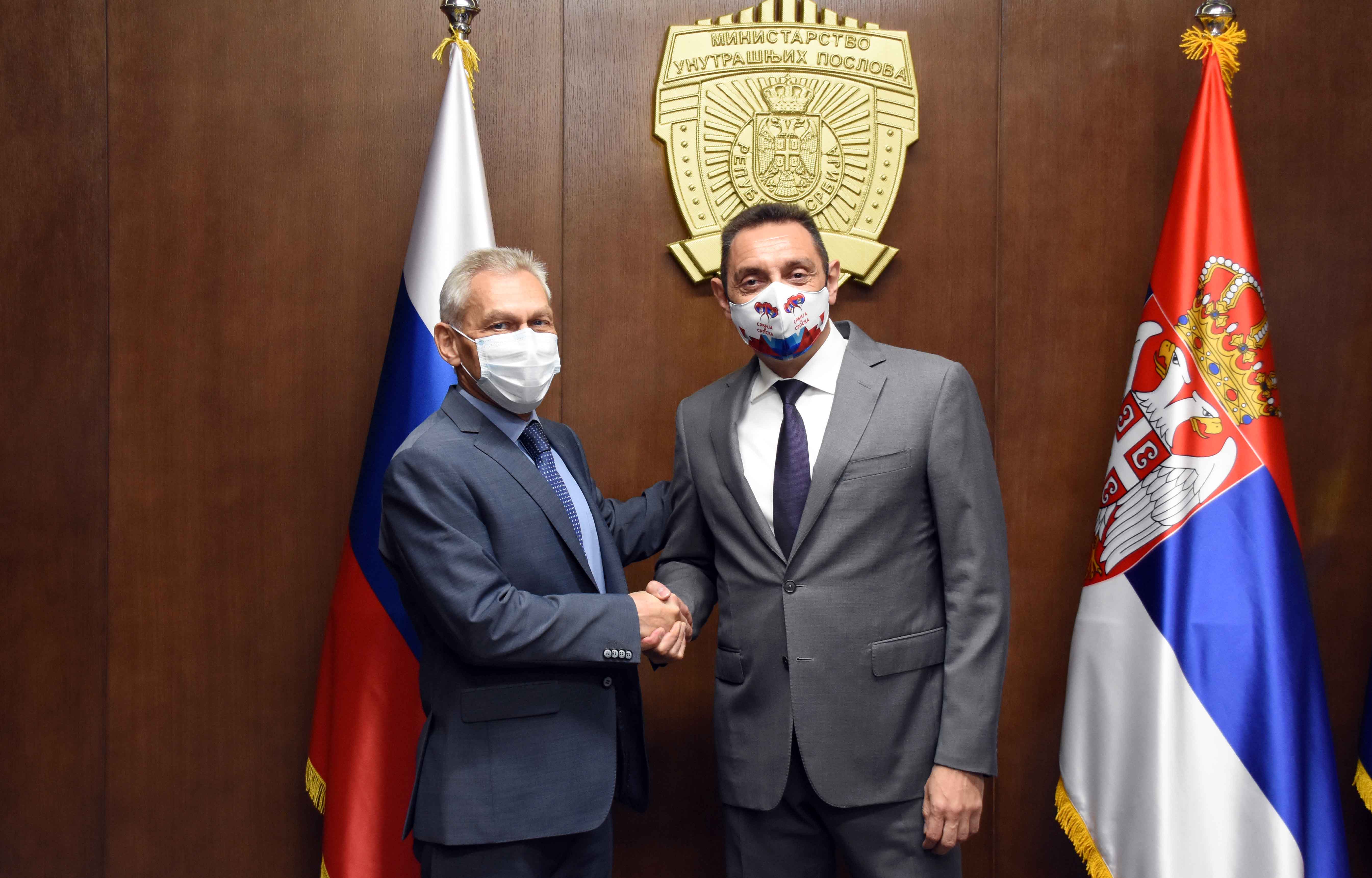 Ministar Vulin i ambasador Harčenko o nastavku saradnje u oblasti bezbednosti