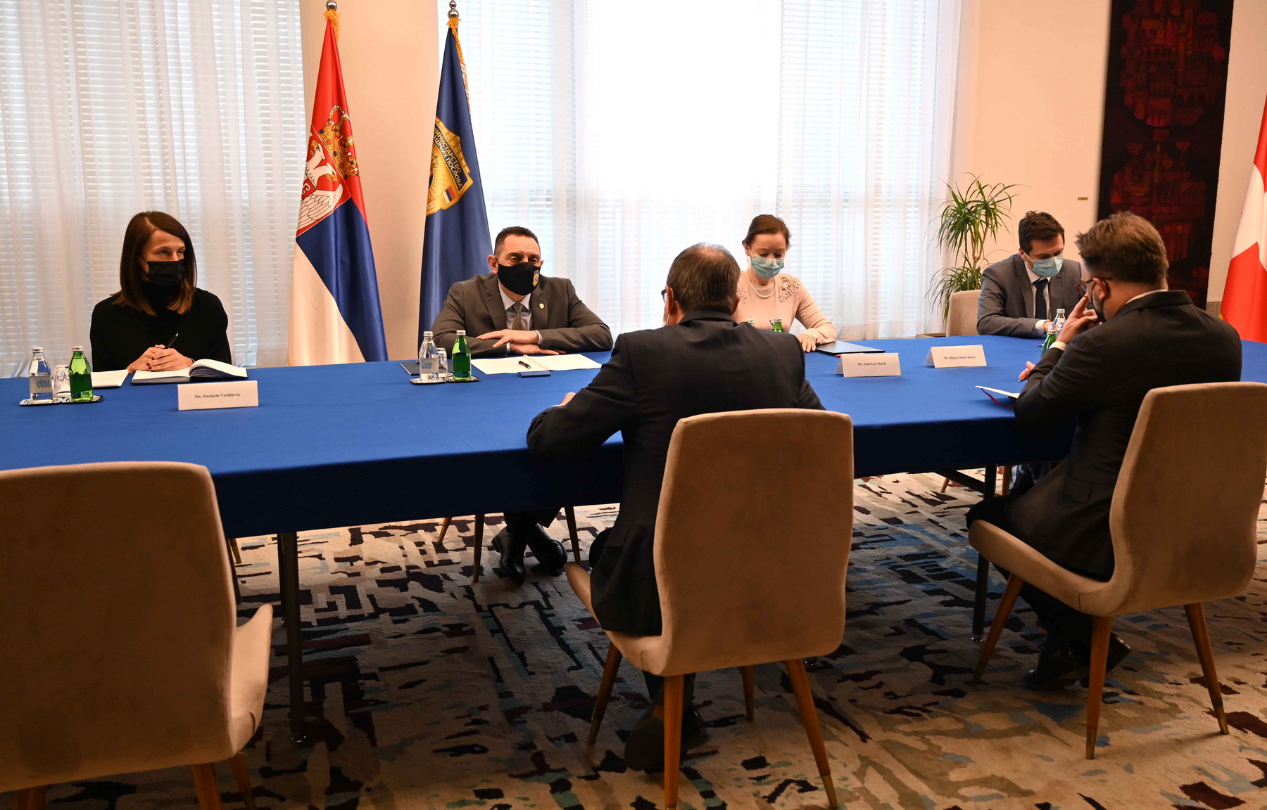 Ministar Vulin i ambasador Šmid o nastavku saradnje u borbi protiv organizovanog kriminala
