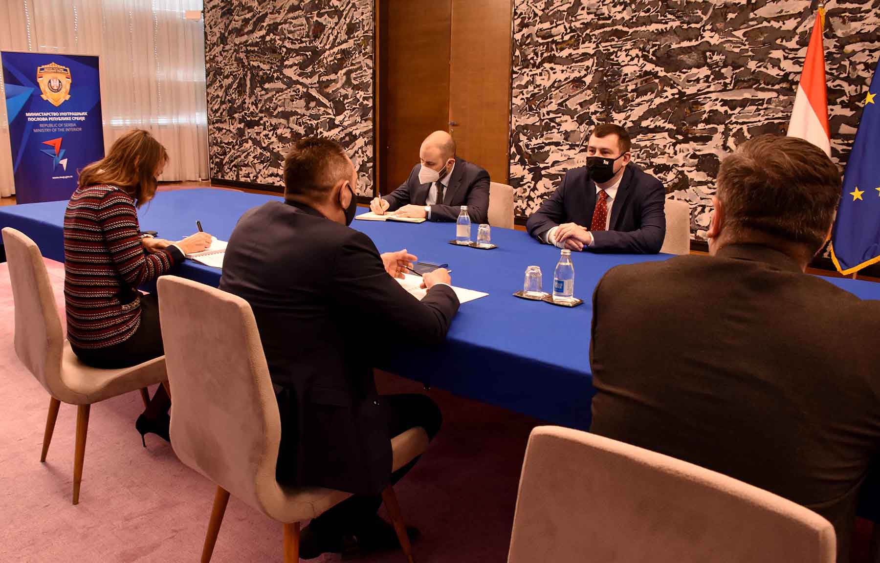 Ministar Vulin razgovarao sa ambasadorom Pinterom o bezbednosnoj saradnji dveju zemalja
