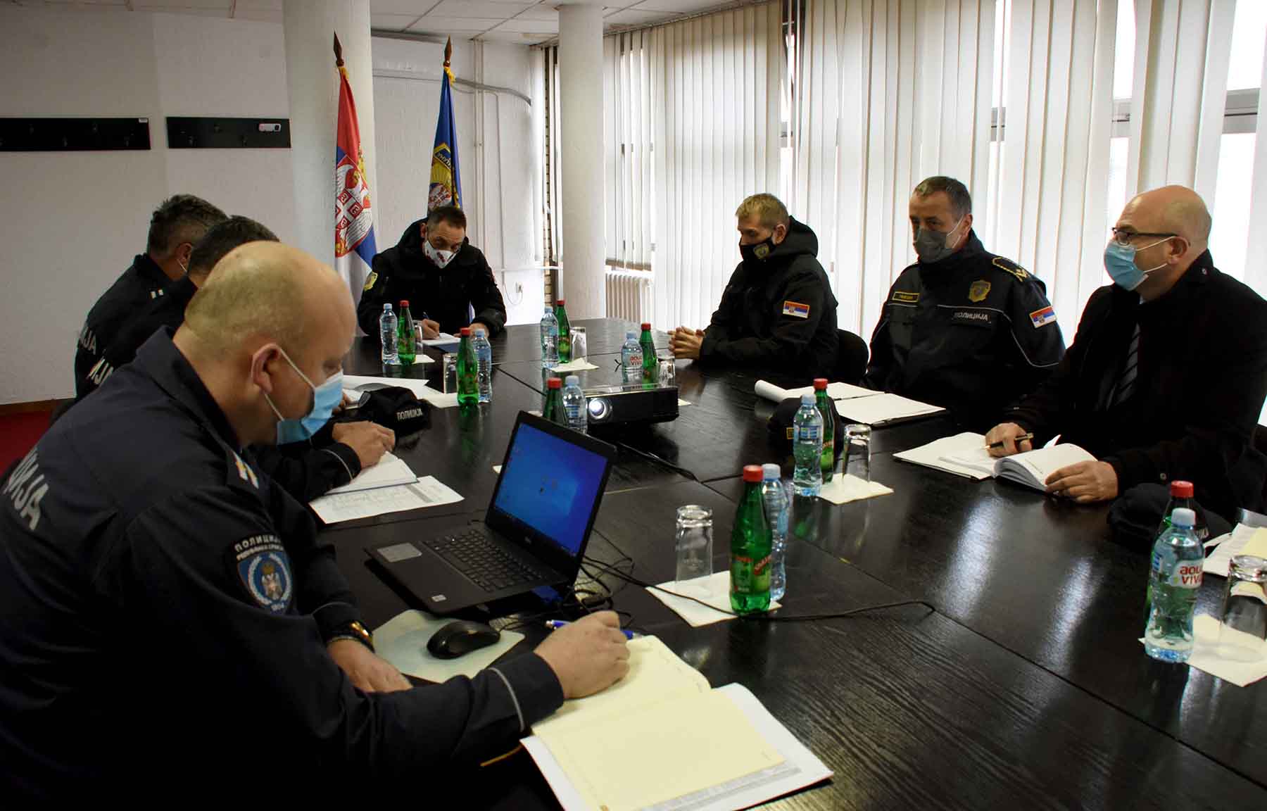 Министар Вулин: Полиција брине о безбедности Срба на KиМ