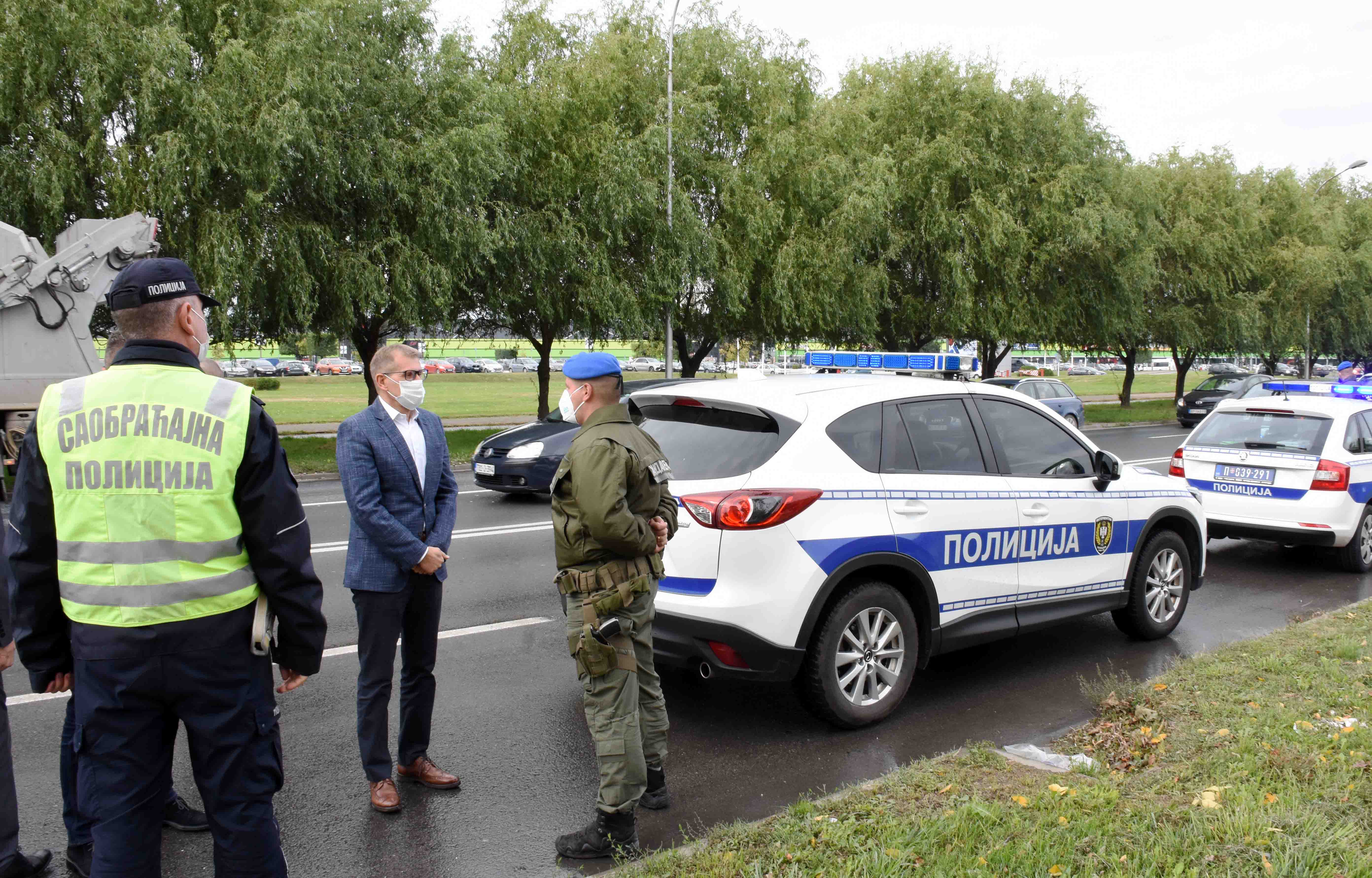 Direktor policije Vladimir Rebić  posetio Policijsku upravu Novi Sad i novosadski odred Žandarmerije