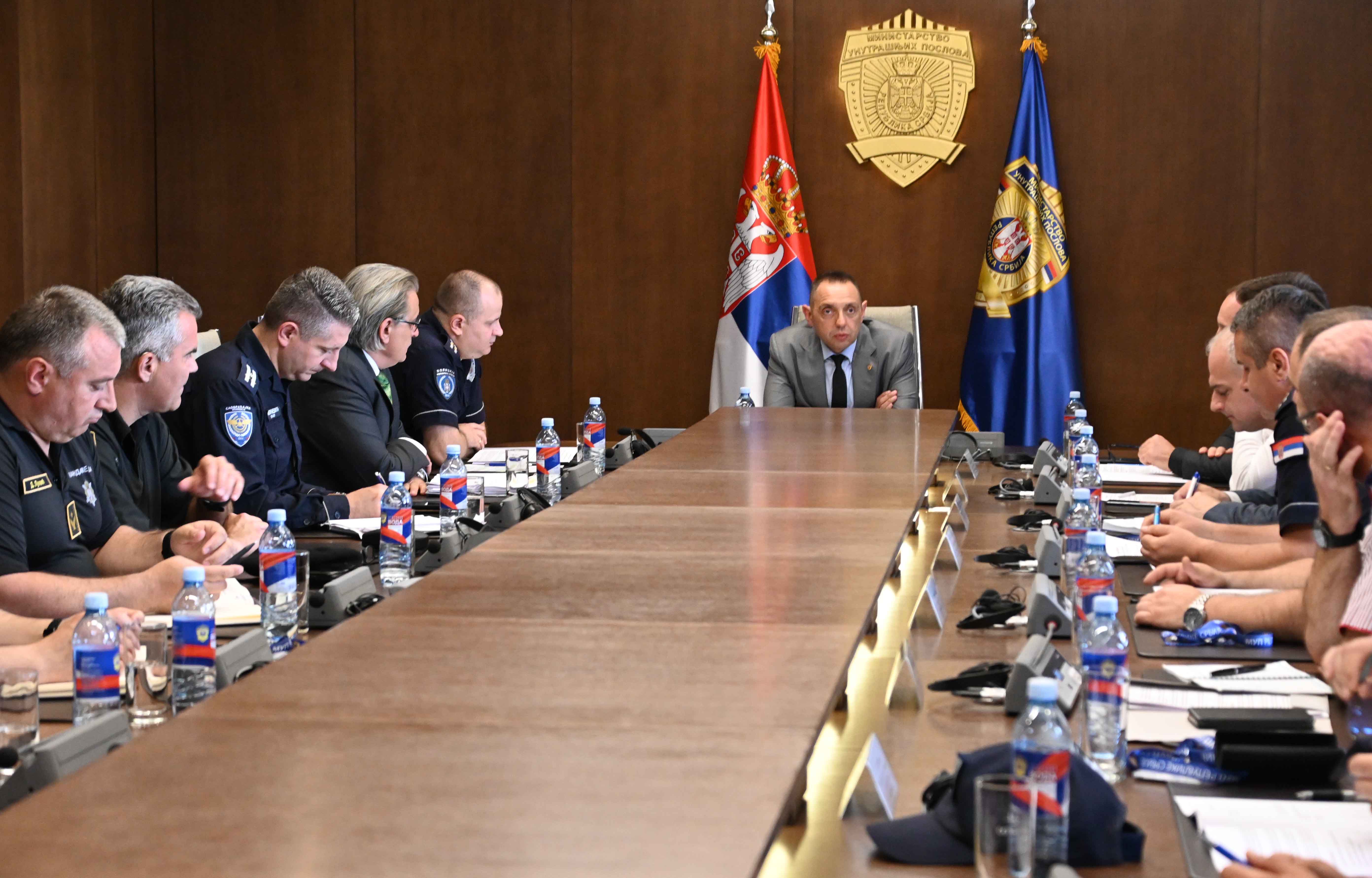 Министар Александар Вулин одржао састанак са руководиоцима организационих јединица МУП-а уочи предстојећег 168. вечитог дербија