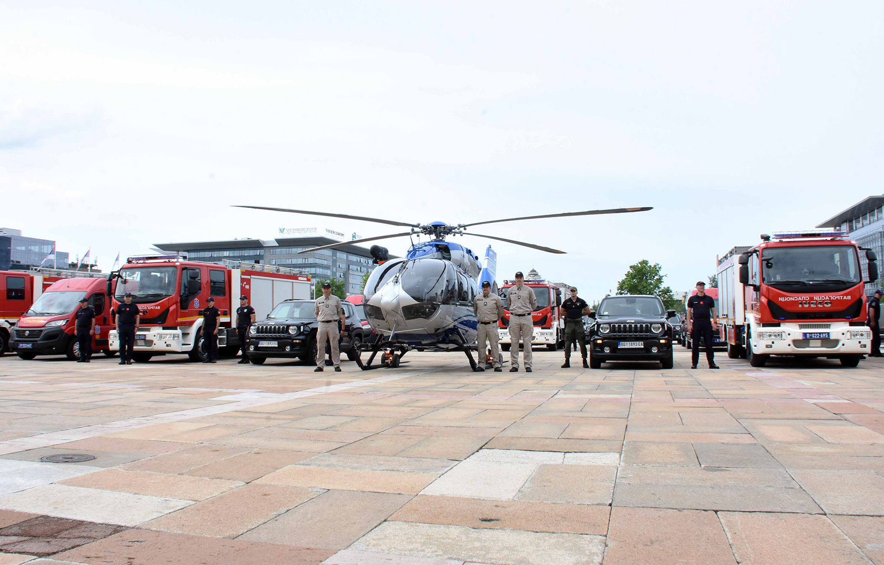 Ministar Stefanović prisustvovao primopredaji novog helikoptera H145M, i novih vozila