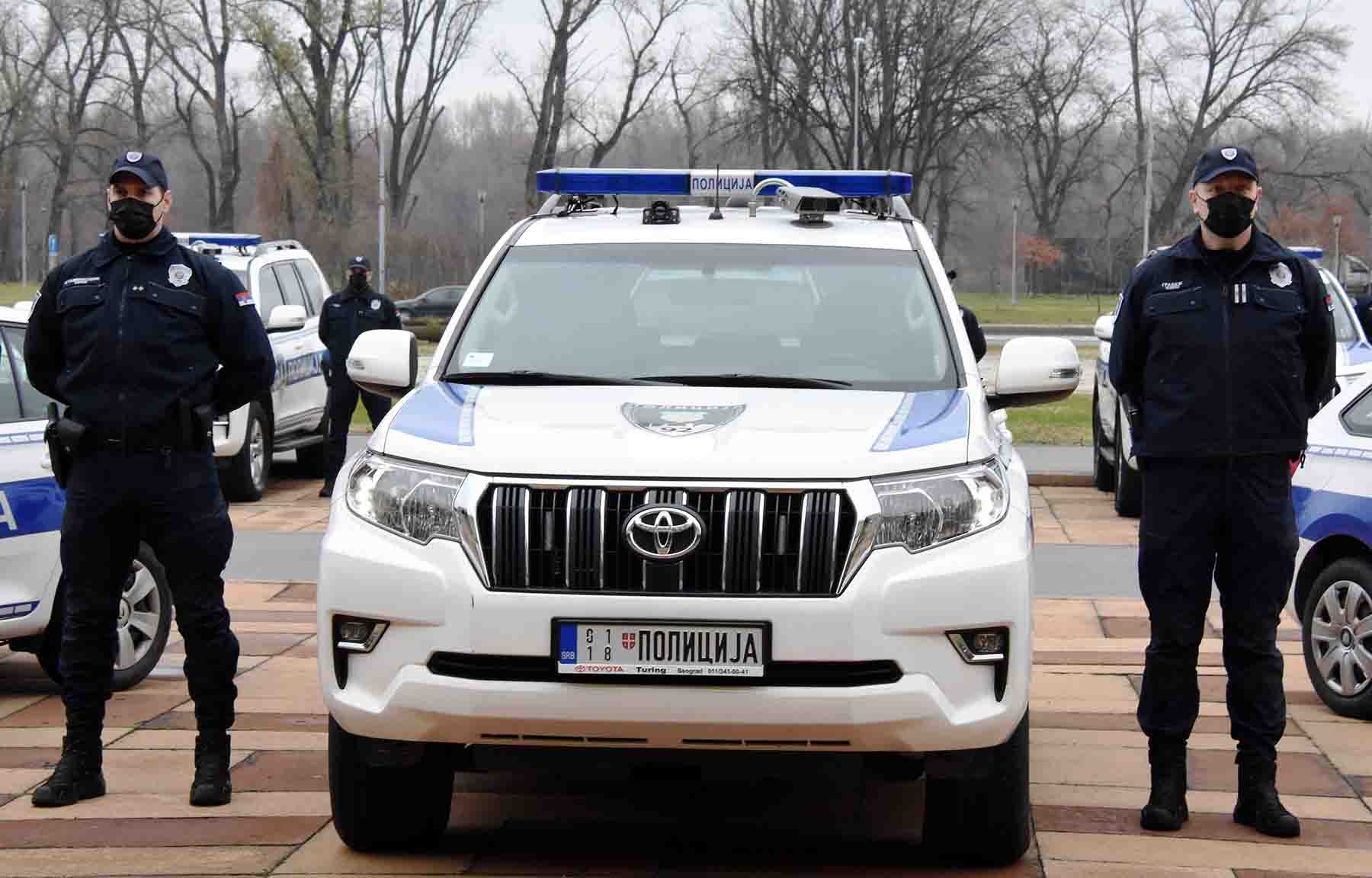 Полиција добила првих 15 возила опремљених савременом информационом опремом