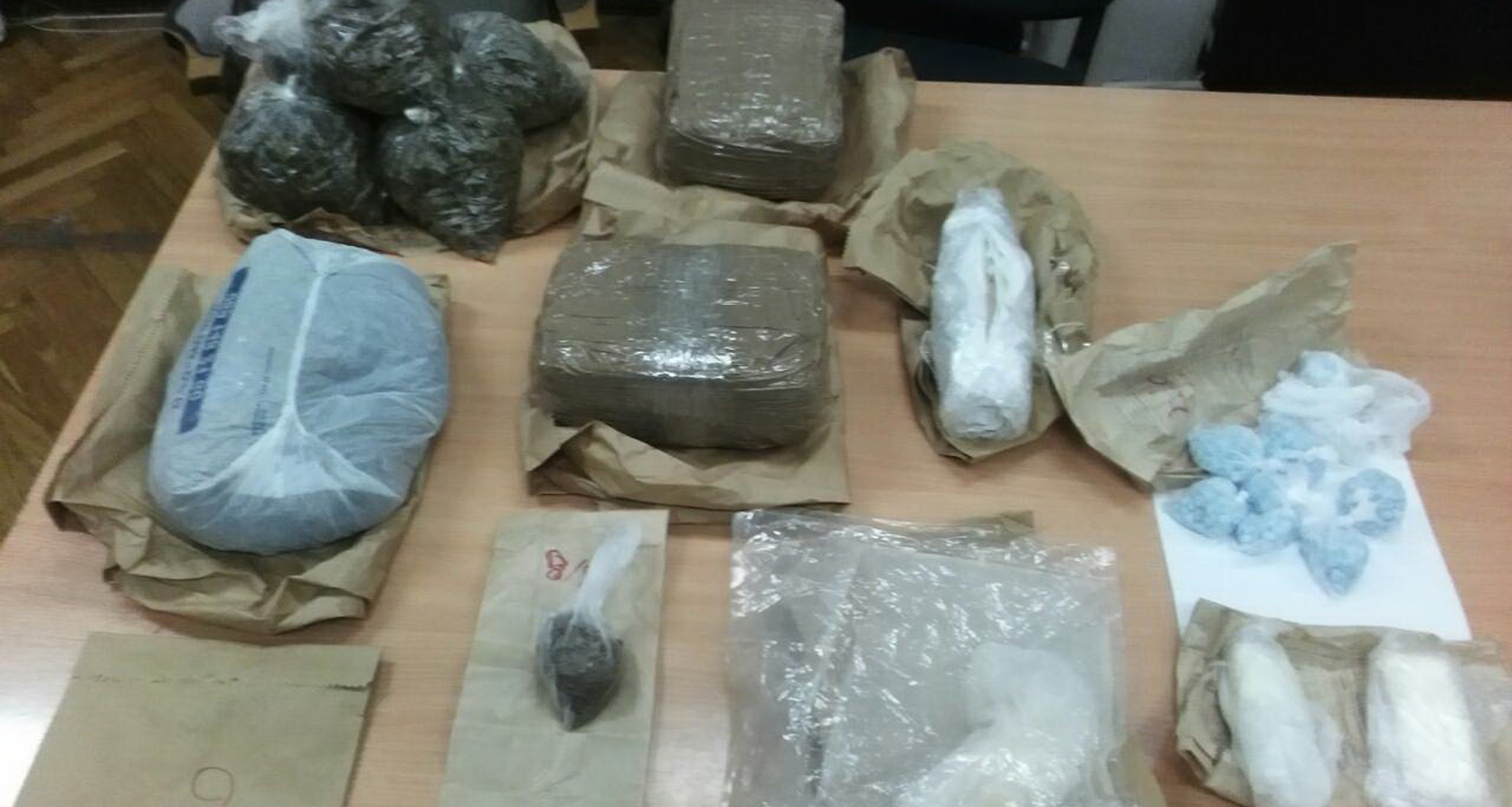 У Нишу заплењено више од три килограма наркотика и 650 комада таблета МДМА и ухапшен осумњичени
