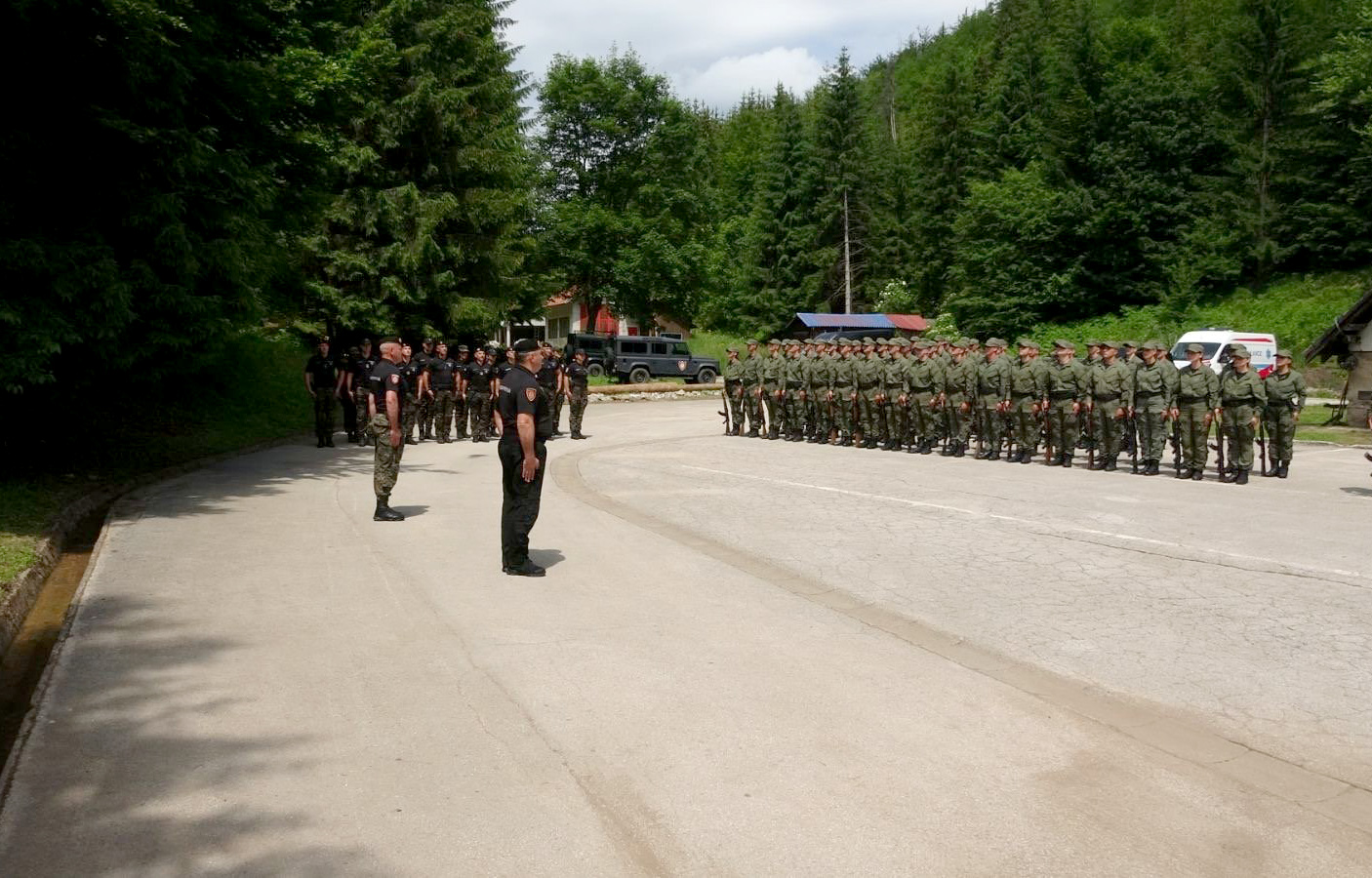 Komandant Žandarmerije general Dejan Luković obišao u Nastavnom centru Jasenovo instruktore i kandidate za prijem u Žandarmeriju