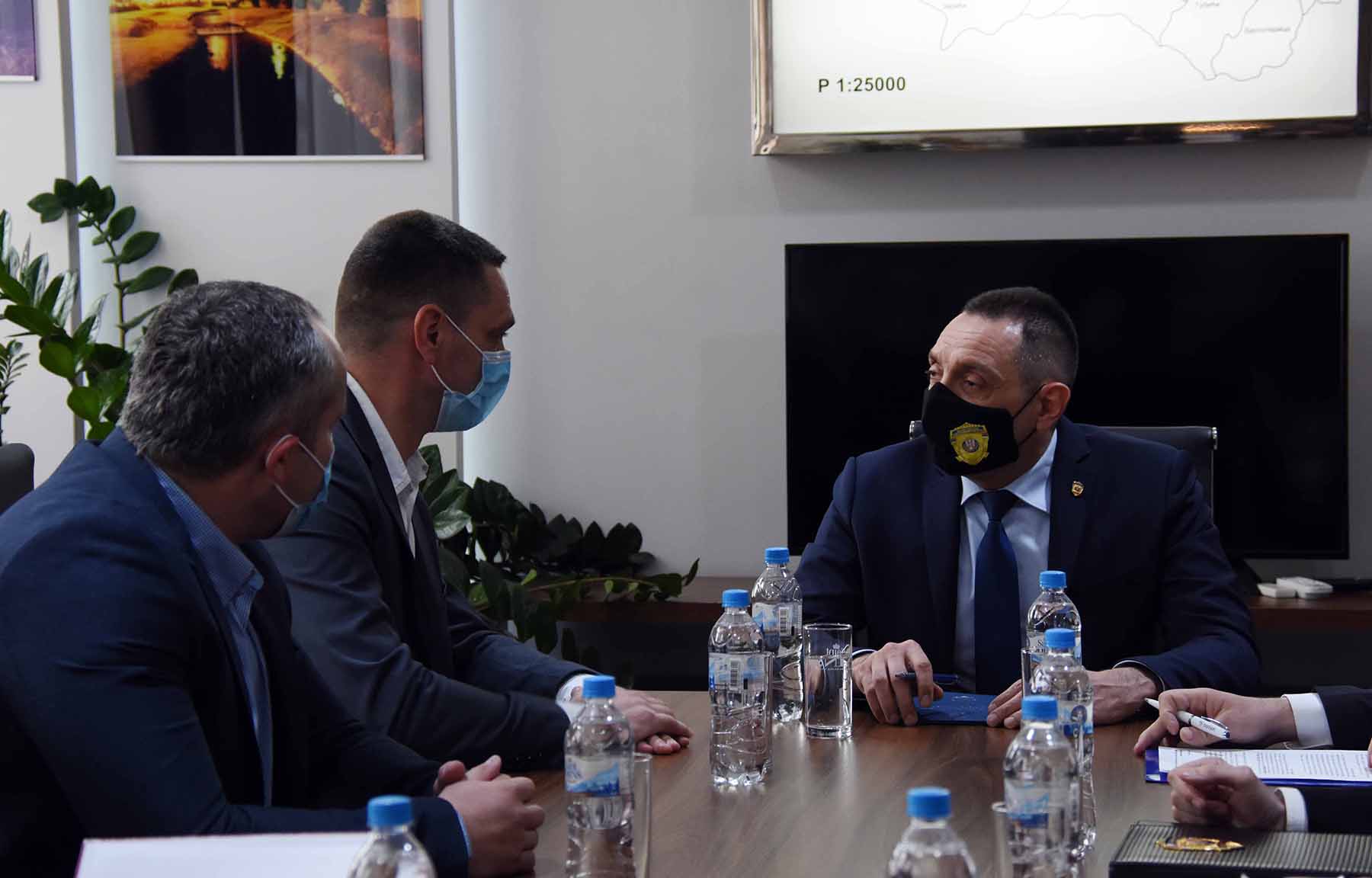 Ministar Vulin sa članovima Štaba za vanredne situacije opštine Kosjerić