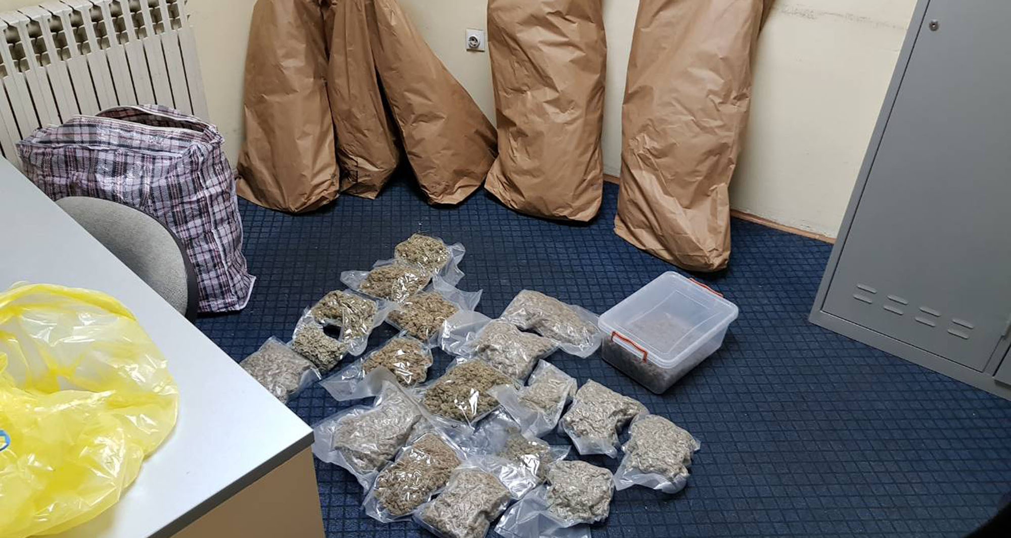U policijskim akcijama zaplenjeno oružje, narkotici, otkrivene dve laboratorije za uzgoj marihuane i uhapšeno 15 osumnjičenih