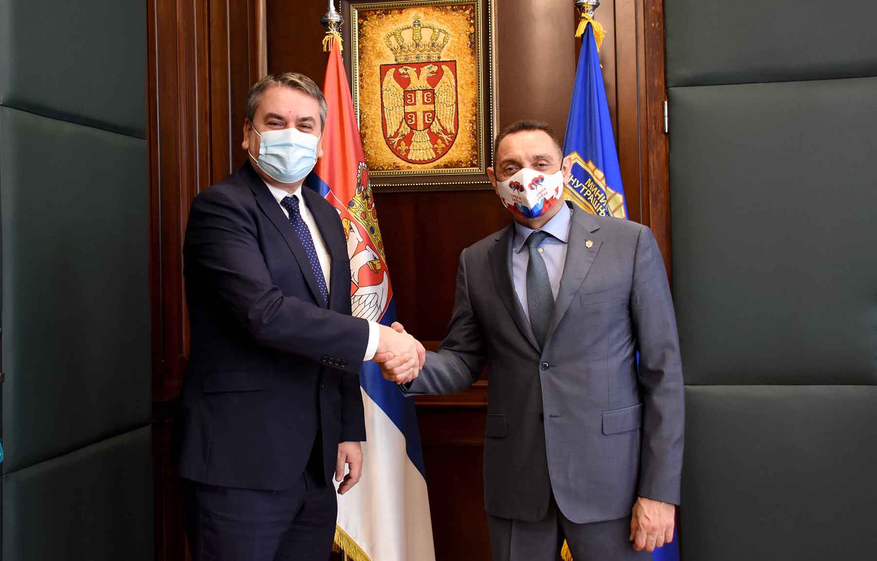 Ministar Vulin i direktor Sikimić o unapređenju saradnje u borbi protiv korupcije