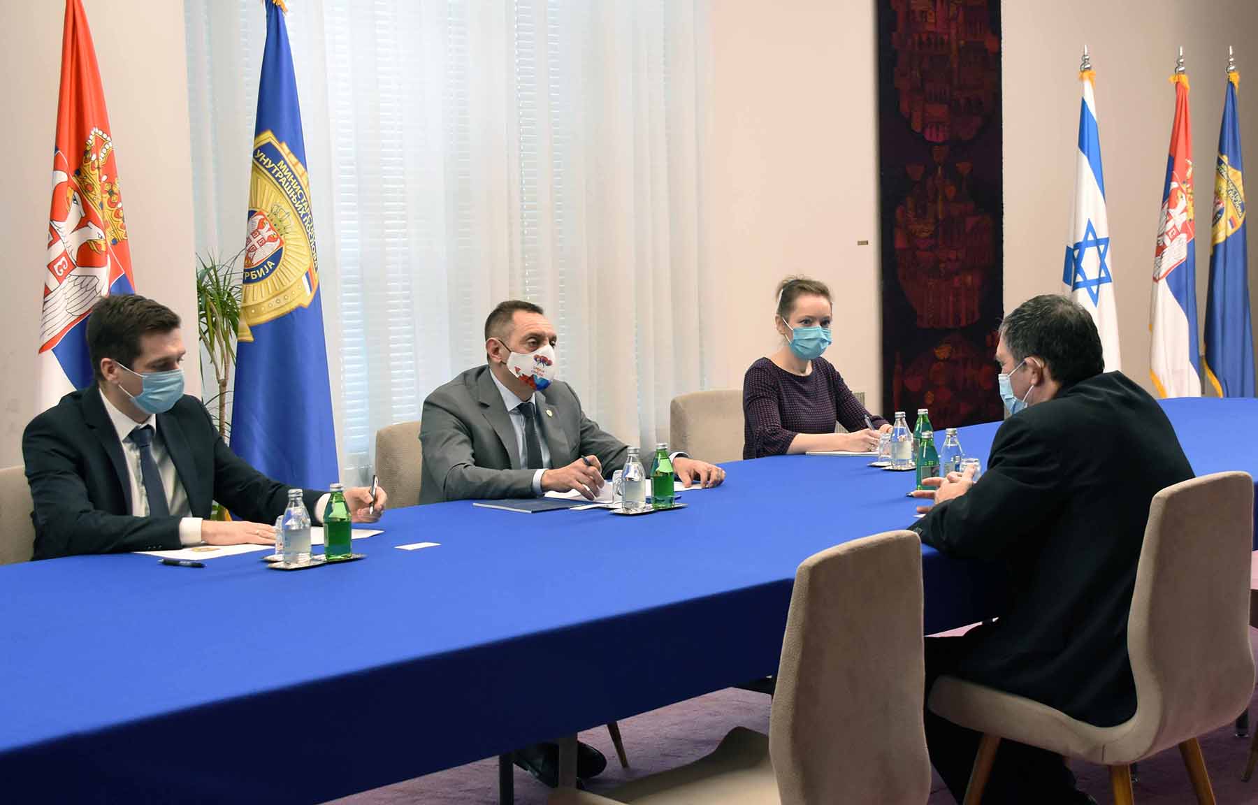 Ministar Vulin i ambasador Vilan o unapređenju saradnje u oblasti unutrašnjih poslova